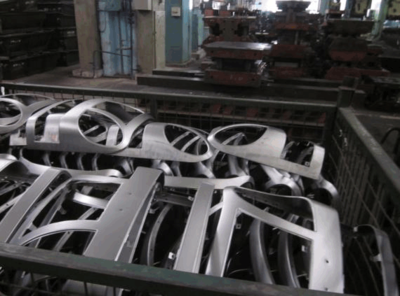 洛陽一拖實(shí)習(xí)報(bào)告 金屬材料加工與應(yīng)用實(shí)踐